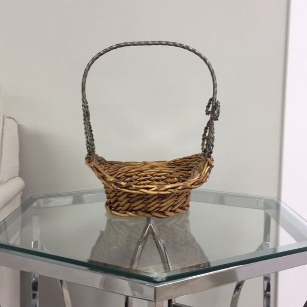 Decorative Easter Wicker Basket Wrought Iron 8.5 X 11